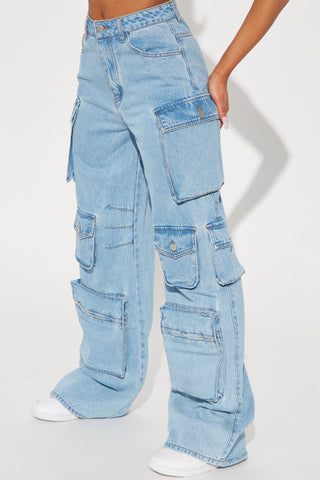 Lily High Rise Cargo Jeans - Light Wash