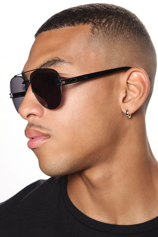 Front Line Sunglasses - Black